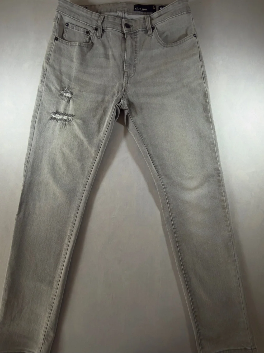Slim Distressed Men's Jeans in Light Gray by